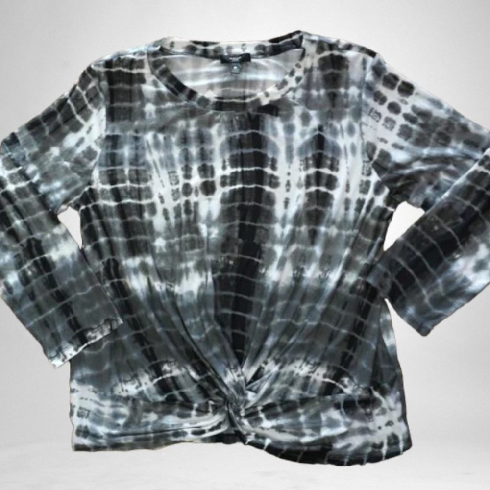 Bloomingdales Aqua twist front top
